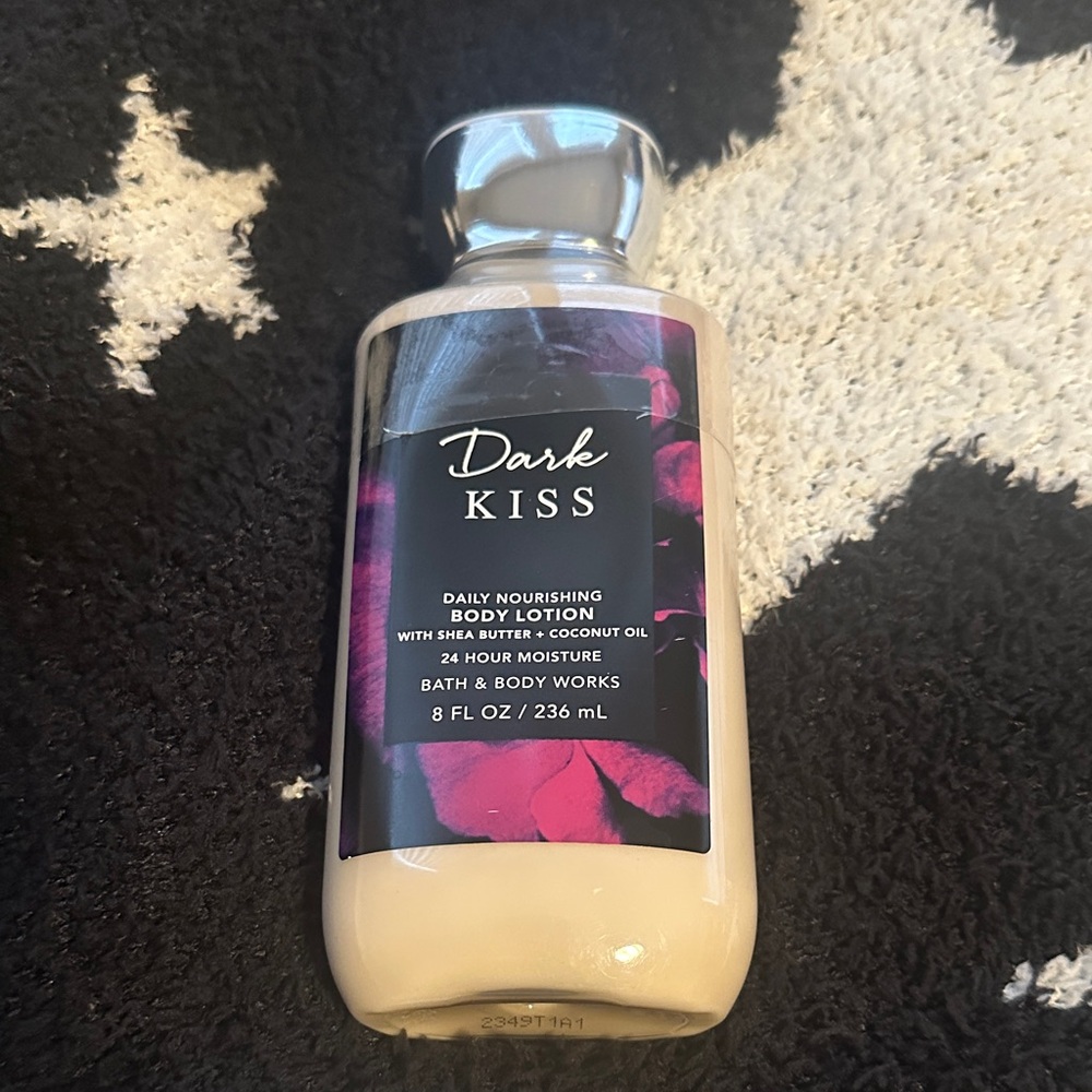 Bath & Body Works Dark Kiss Nourishing Lotion